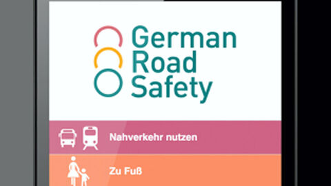 Ein Handydisplay in dem die German Road Safety App zu sehen ist