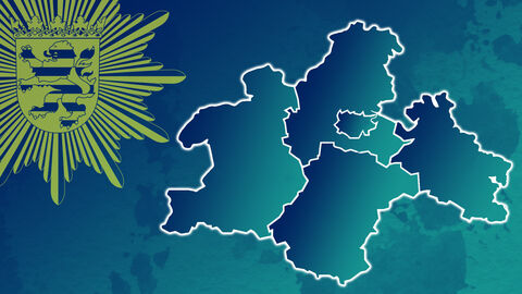 Polizeipräsidium Nordhessen; Grafik des geografischen Dienstbezirks des Polizeipräsidiums im grün/blauen Farbverlauf mit Direktionsgrenzen und einem Polizeistern in der Farbe gelb im oberen linken Eck des Bildesauf grün/blau verlaufenden Hintergrund