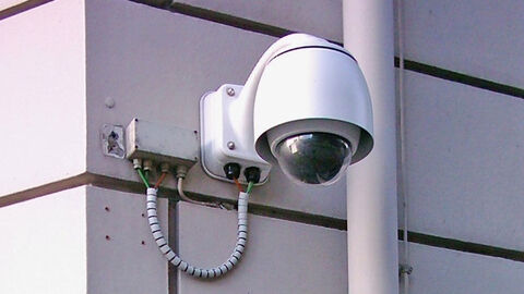 Videokamera an Hauswand