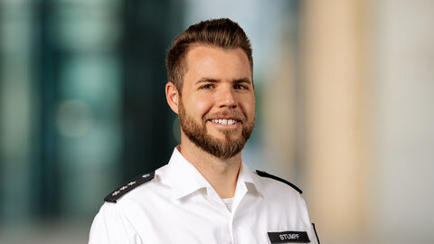 Martin Stumpf vor unscharfen Hintergrund