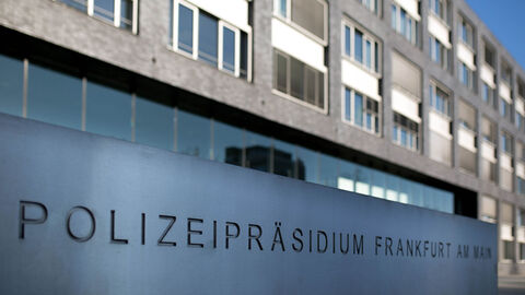 Polizeipräsidium Frankfurt am Main Frontansicht des Gebäudes