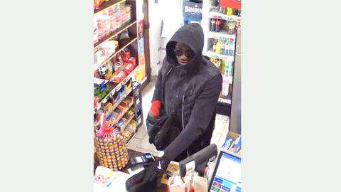 Unbekannter Täter im Verkaufsraum - Bild 2