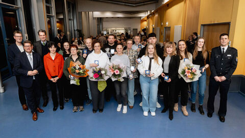 26. Kasseler Polizeimedaille: Auszeichnung für Zivilcourage an 14 Bürgerinnen und Bürger verliehen