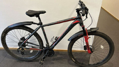 sichergestelltes grau-rotes Mountainbike der Marke Mirage