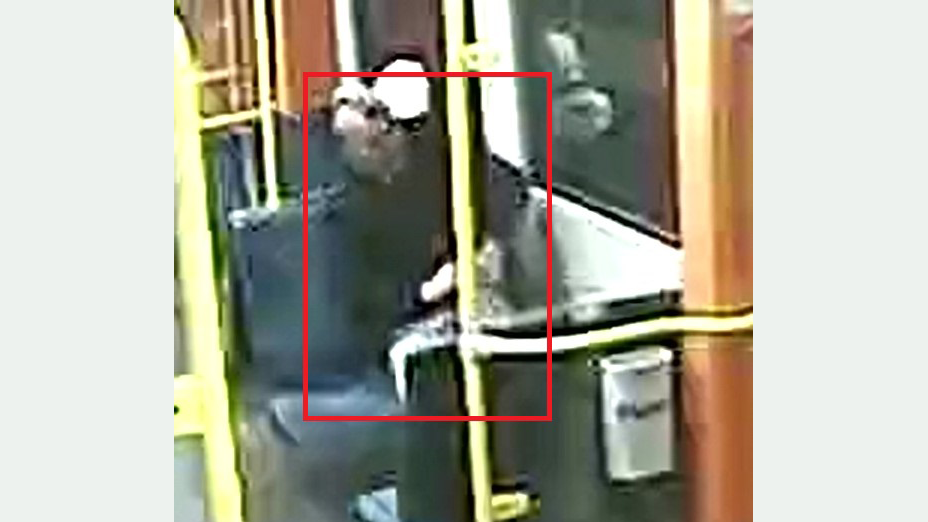 Unbekannter Täter in U-Bahn - Bild 2
